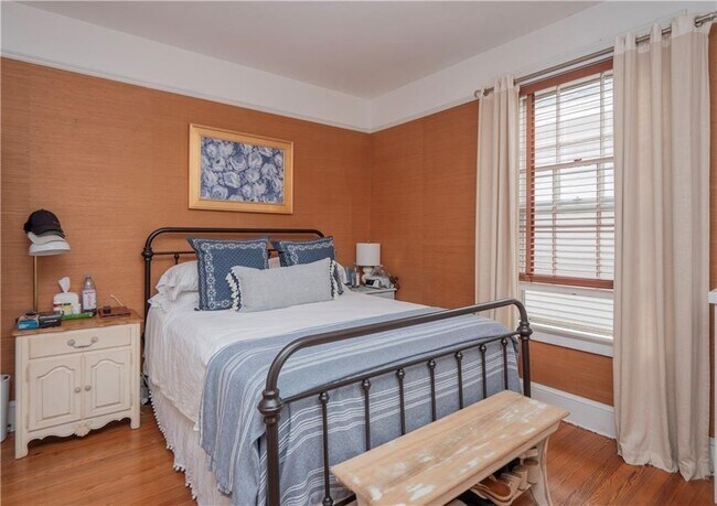 Building Photo - 3 Pell St