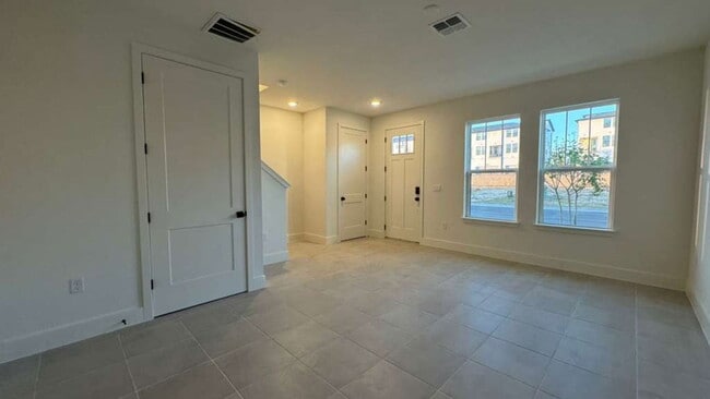 Building Photo - 15244 Groveside Rd