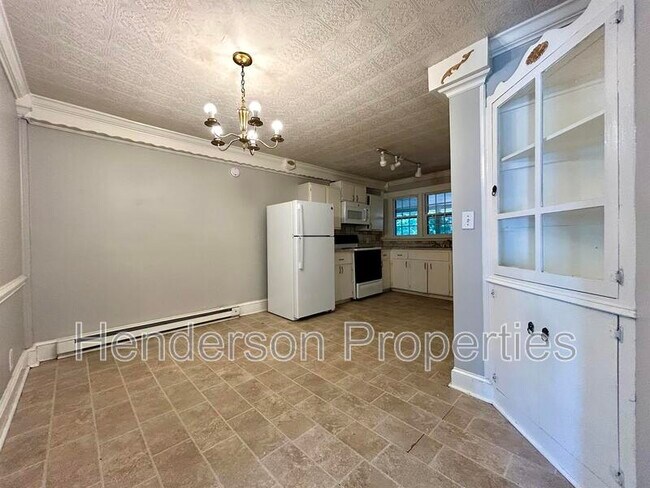 Building Photo - 2549 Pinckney Ave