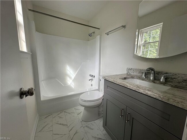 Building Photo - Beautiful 3 Bedroom 2.5 Bathroom Home in Lynnhaven