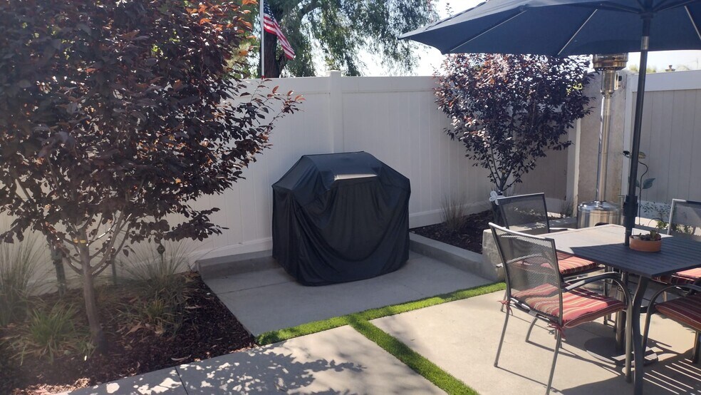 Building Photo - 40035 Temecky Way