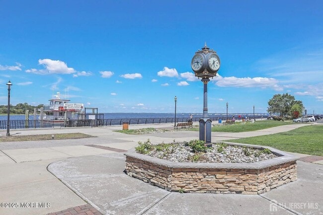 Building Photo - 54 Main St