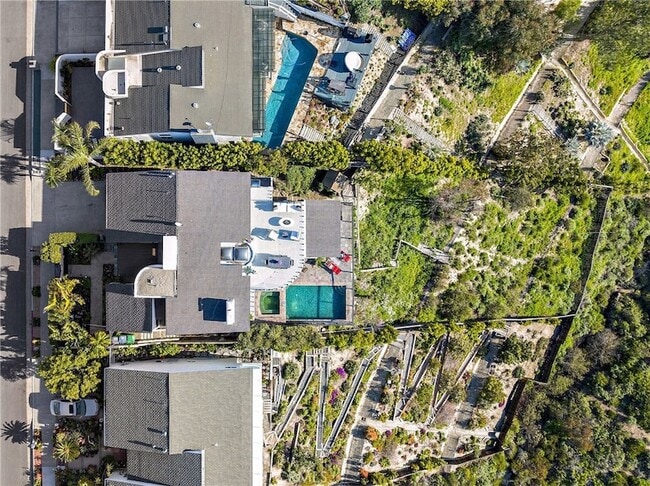 Building Photo - 3253 Alta Laguna Blvd