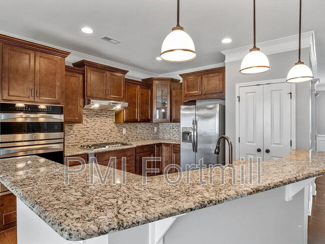 Building Photo - 5045 Fenwick Ct