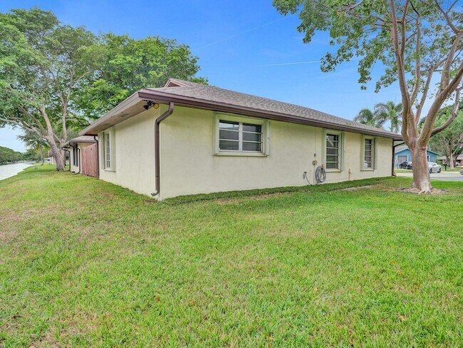 Building Photo - 3747 E Valley Green Dr