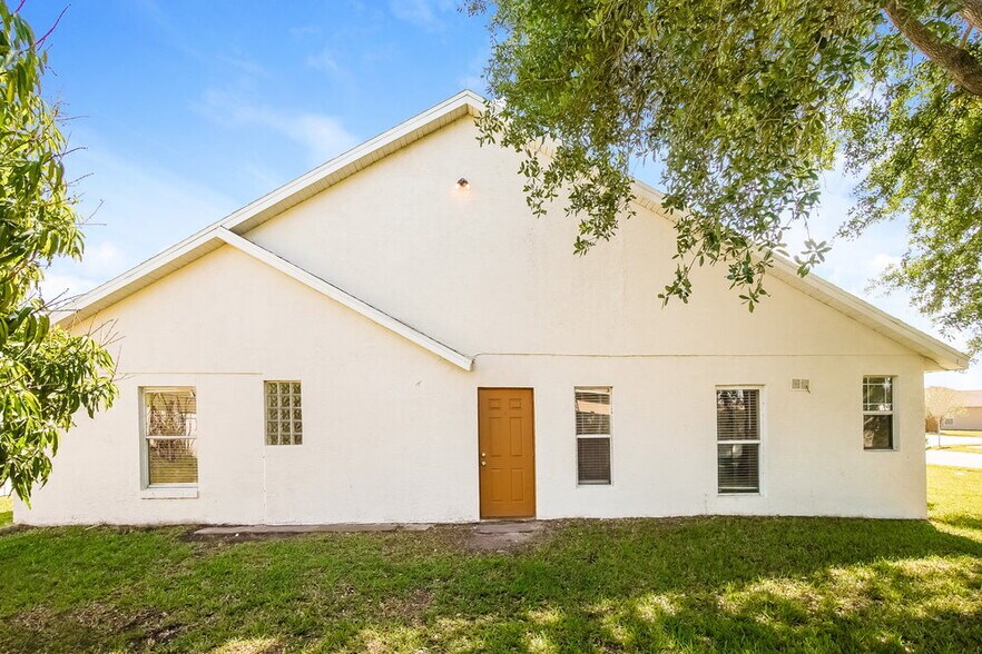 Building Photo - 2843 Berkshire Cir