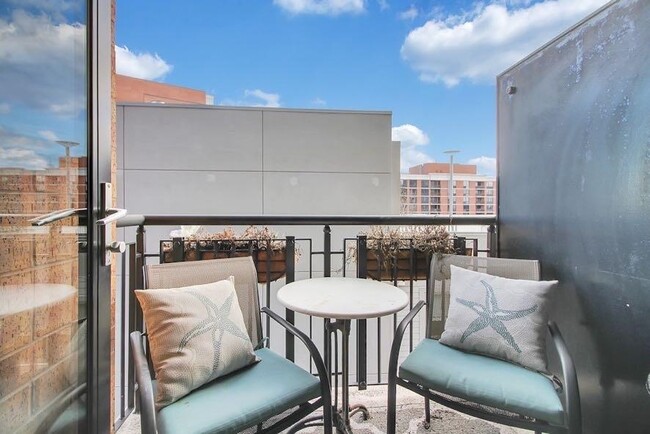 Building Photo - 610 Newark St.