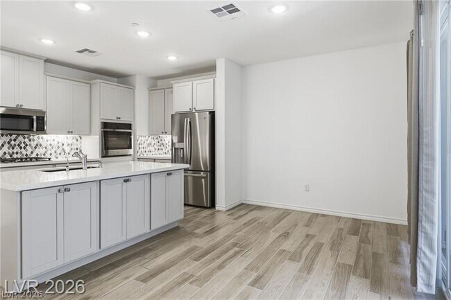 Building Photo - 2555 Hampton Rd