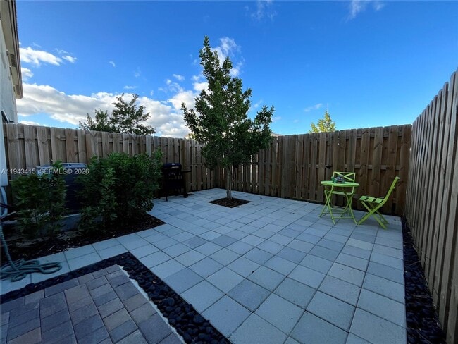 Building Photo - 2627 SE 28th Dr