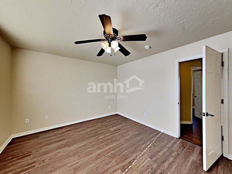 Building Photo - 5397 S 4200 W