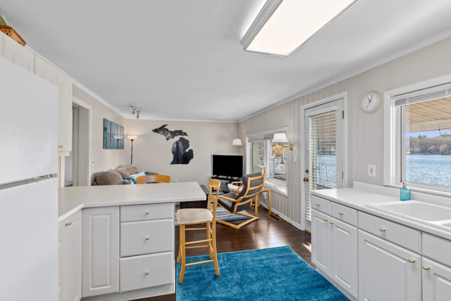 Building Photo - 8685 Je-NE-Be Dr NE