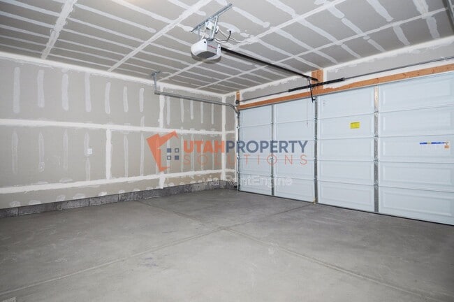 Building Photo - 1058 W 360 S