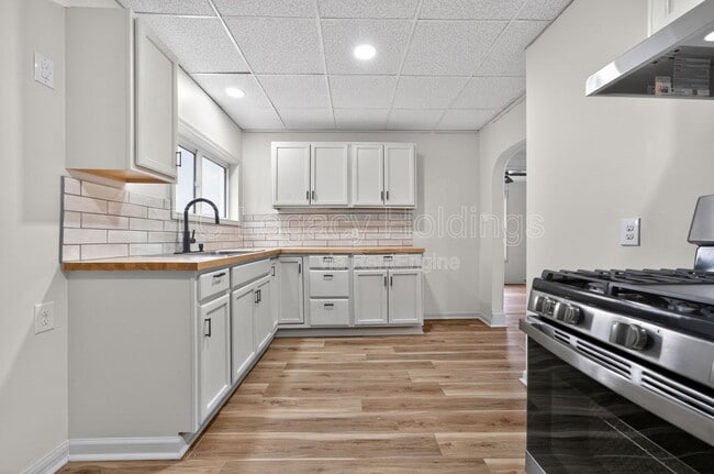 Building Photo - 1409 Hamill Ave