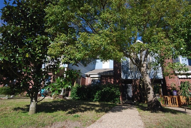 Building Photo - 3100 75th St