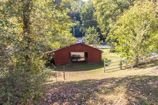 Building Photo - 770 Mahoney Rd