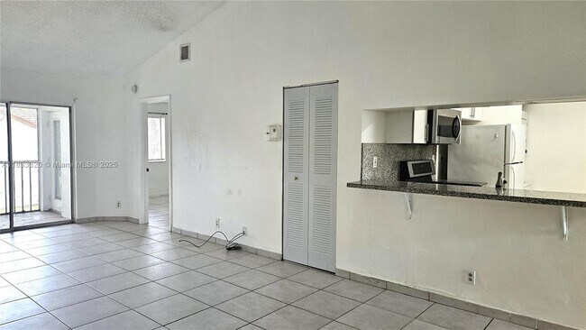 Building Photo - 9277 SW 138th Pl