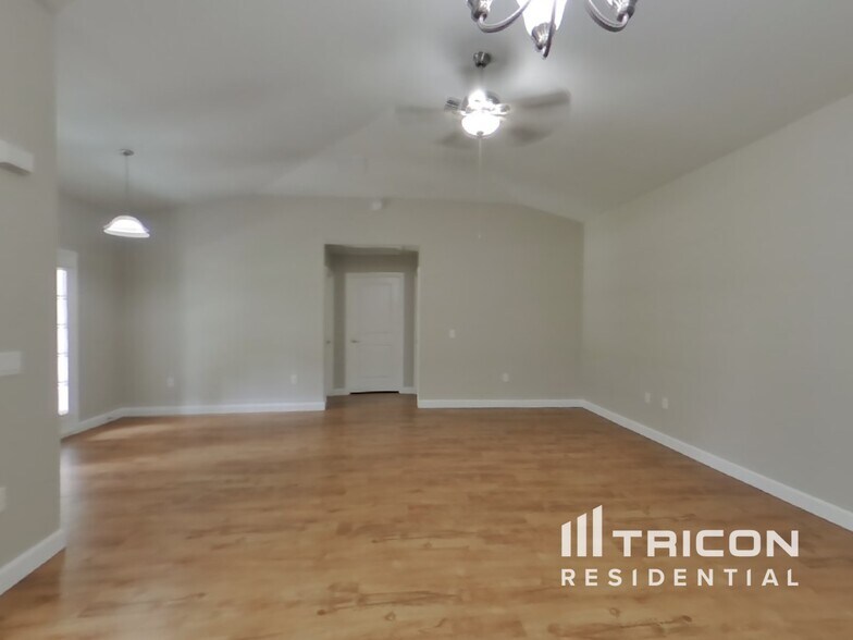 Building Photo - 1155 15th St