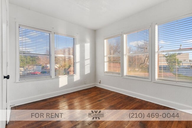 Building Photo - 1630 W Rosewood Ave