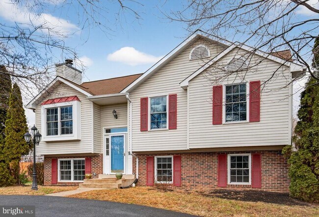 Building Photo - 5828 Ruxton Dr