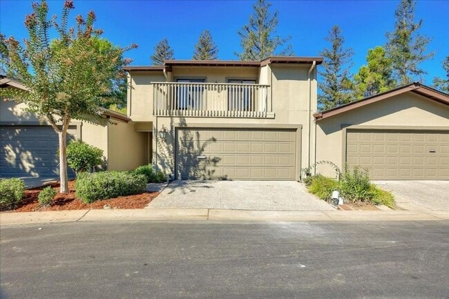 Building Photo - 218 Altura Vista