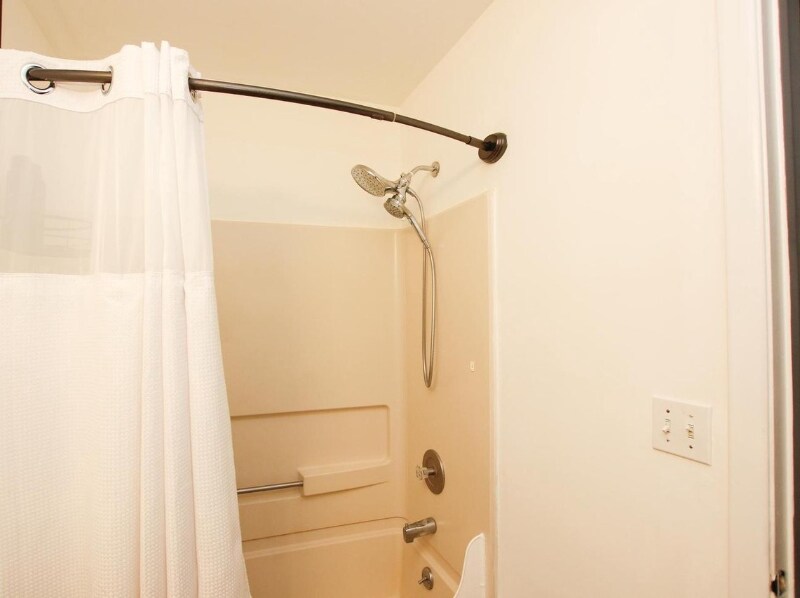 Building Photo - 401 Margit Ct