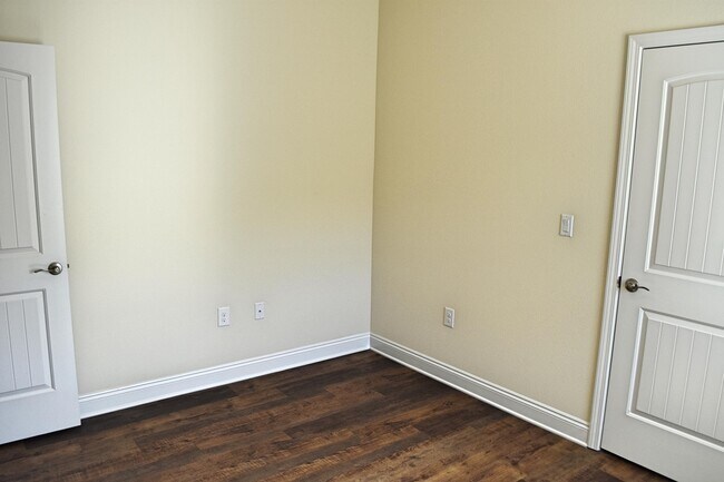 Building Photo - 211 Brandywine Rd