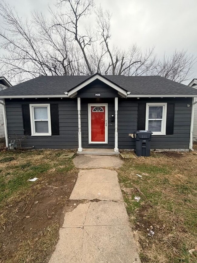 Building Photo - 1422 N Limestone