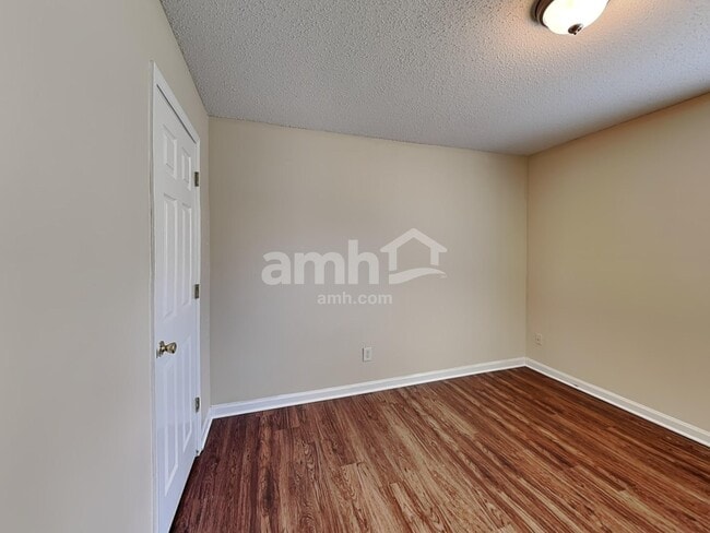 Building Photo - 2901 Horseshoe Bend Rd SW