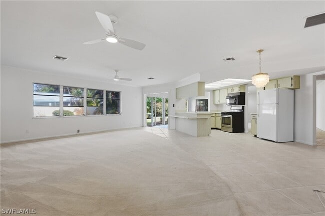 Building Photo - 135 Pebble Beach Blvd