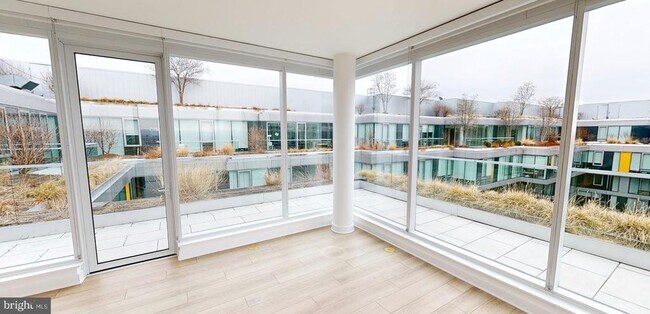 Building Photo - 1201 Half St SE