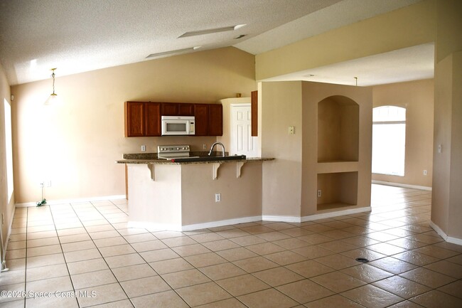 Building Photo - 995 Black Coral Ave NW