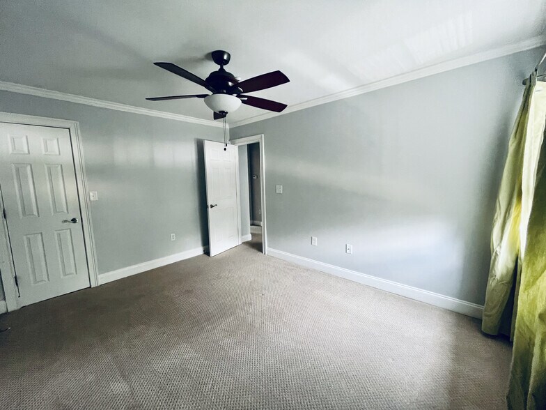 Building Photo - 114 Rondak Cir SE