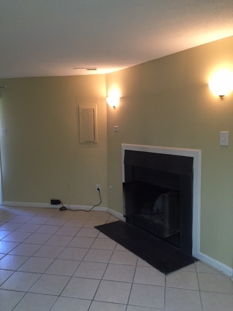 Building Photo - 11000 Spring Lake Dr