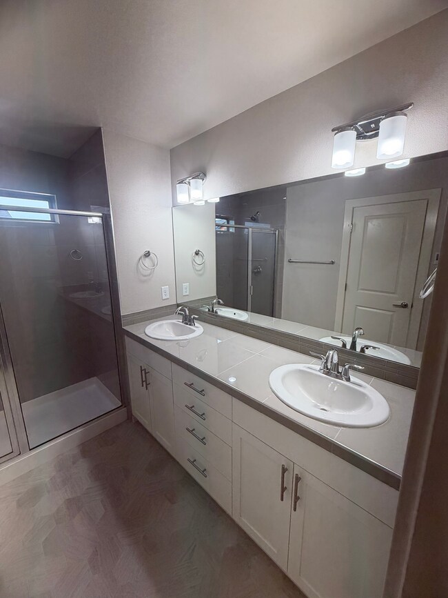 Building Photo - 1049 SW 99th Pl