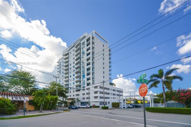 Building Photo - 1401 SW 22nd St