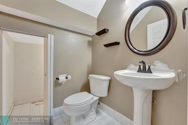 Building Photo - 3315 Merrick Ln