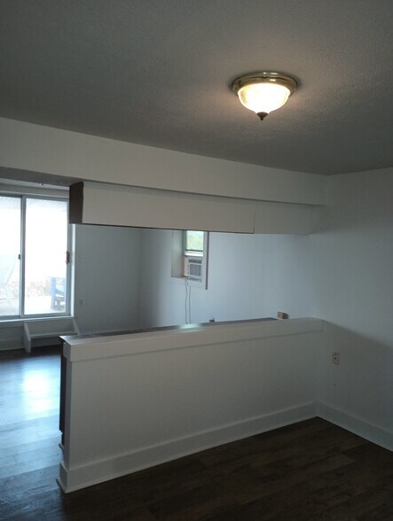 Building Photo - 342 Edgewater Ave NW