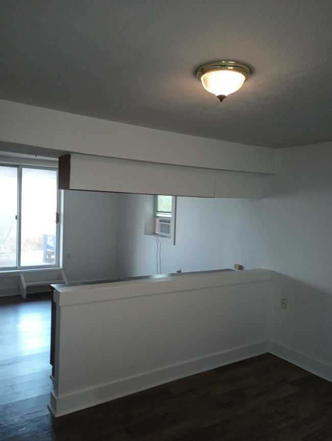 Building Photo - 342 Edgewater Ave NW