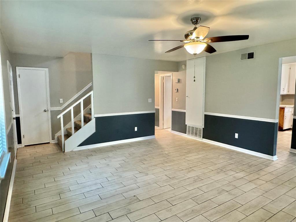Building Photo - 697 Chatsworth Dr