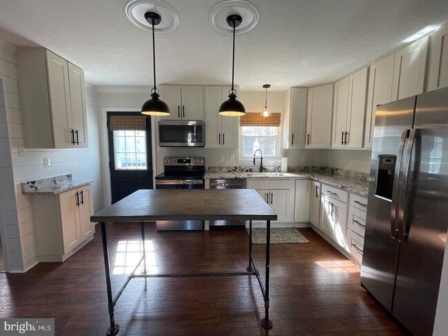 Building Photo - 6344 Piney Ridge Dr