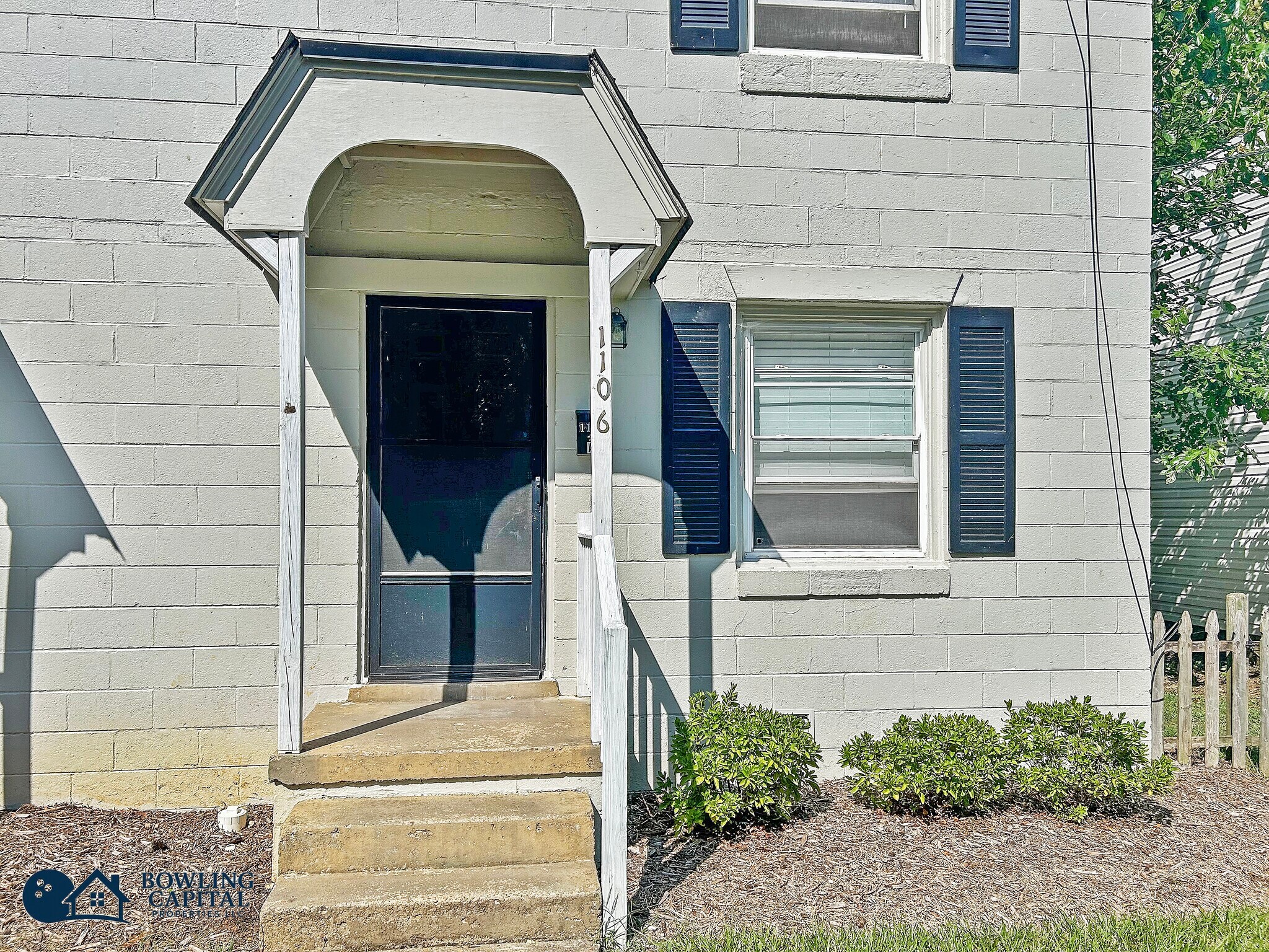 Apt A Entrance (Outside) - 1106 S Lombardy St