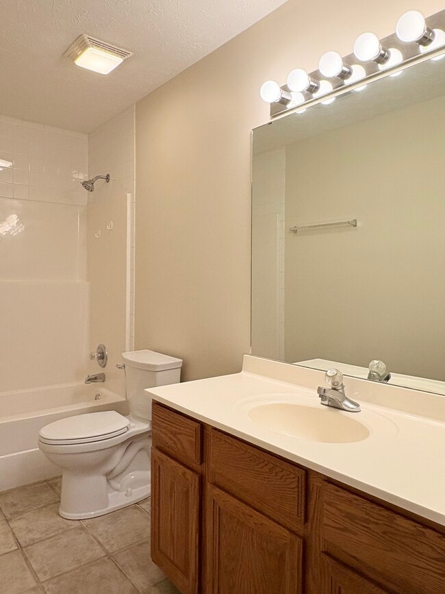 Building Photo - 338 Catalpa Cir