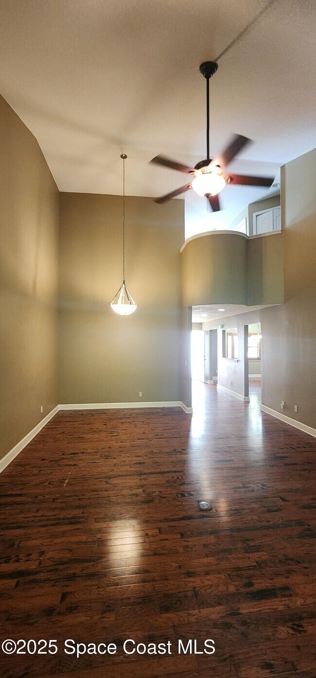 Building Photo - 2577 Sykes Creek Dr