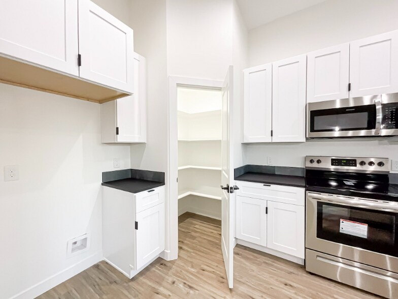 Building Photo - 3802 N 23rd Ave