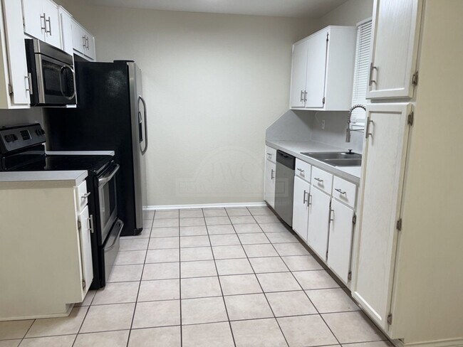 Building Photo - 4608 Fieldstone, Killeen