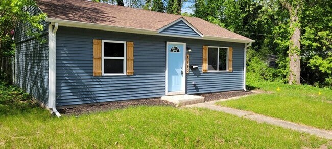 Primary Photo - New Rehabbed home close to the train and t...