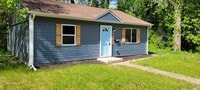 Building Photo - New Rehabbed home close to the train and t...