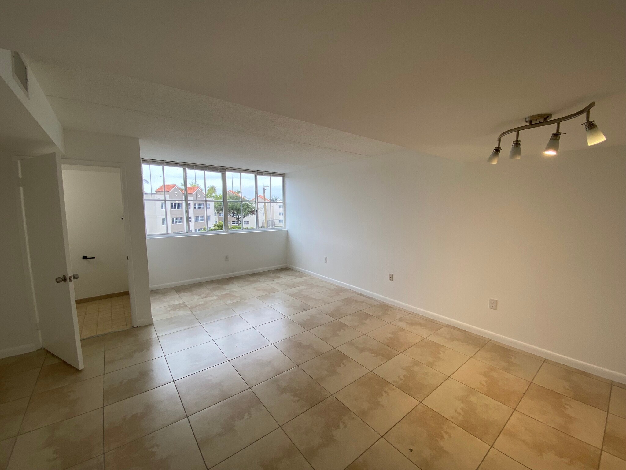 Building Photo - 6045 Northwest 186th Street