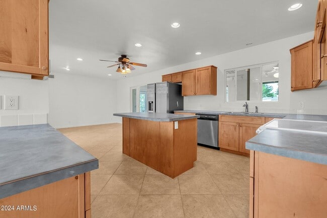 Building Photo - 3660 N 52nd St