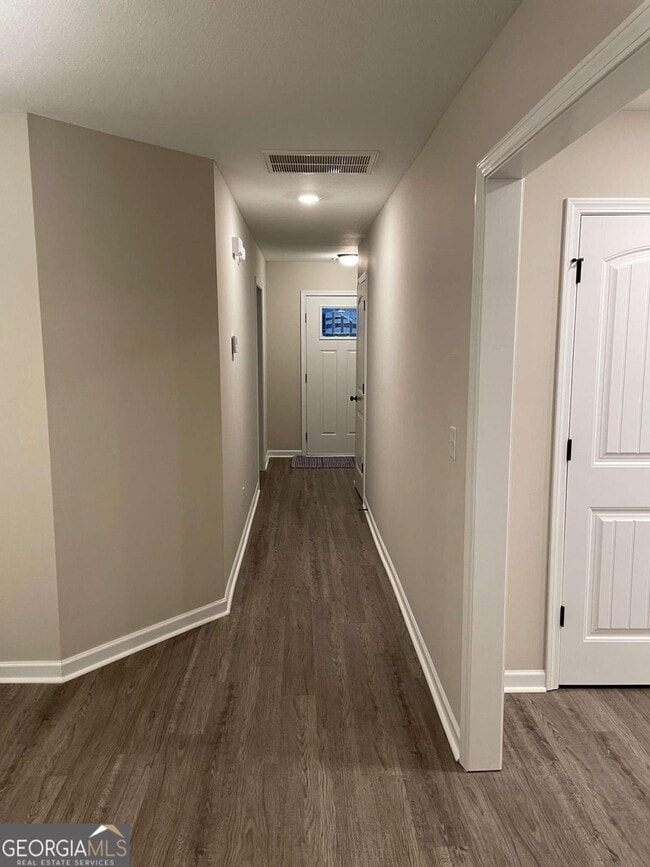 Building Photo - 114 Jaybee Dr